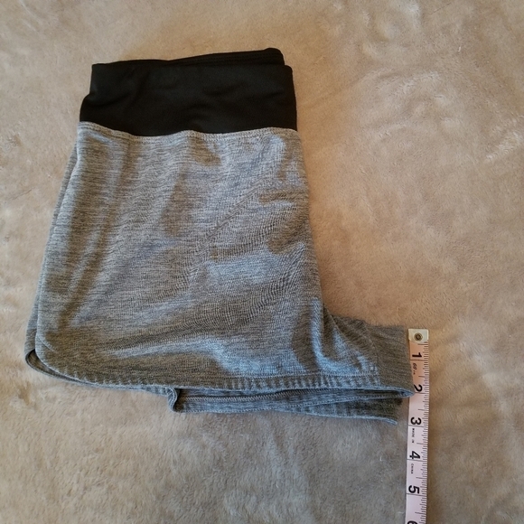 LAYER 8 Workout Shorts Gray Small - Picture 8 of 12